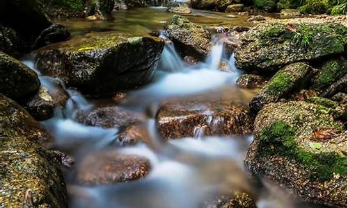 潺潺流水_潺潺流水终于穿过了群山一座座